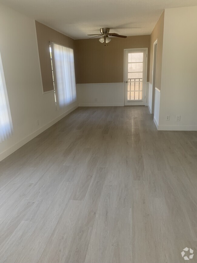 Building Photo - 1241 Bundy S Dr Unit #4 Rental