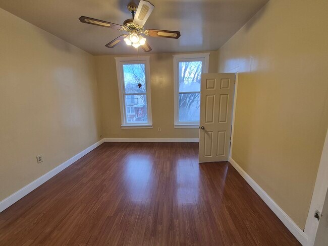 2046 W 19th St