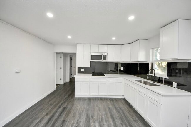 Photo - 7640 Broadview Dr