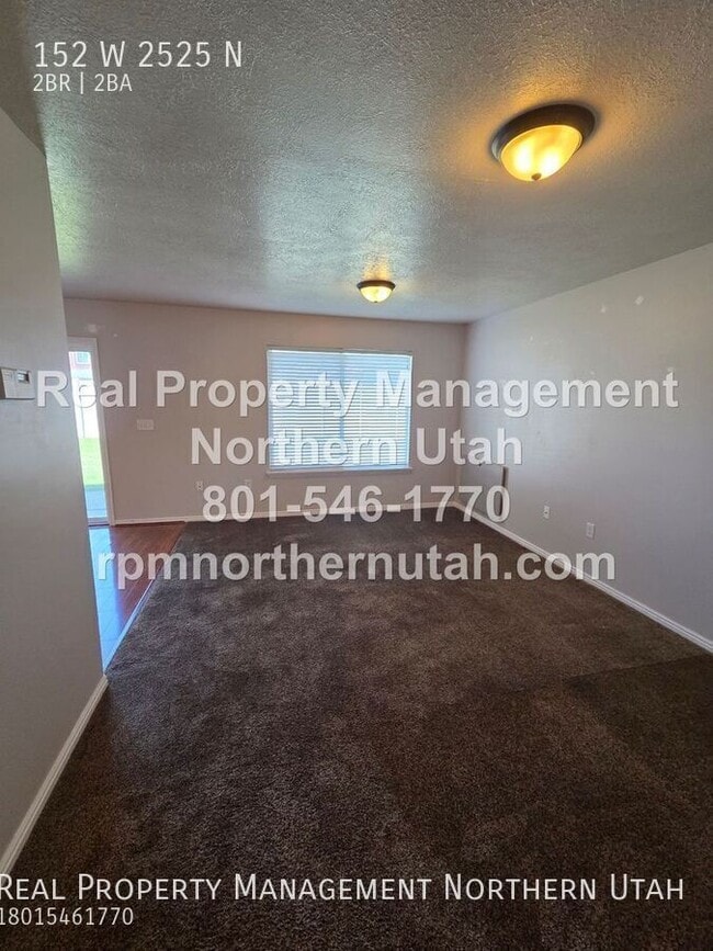 Photo - 152 W 2525 N