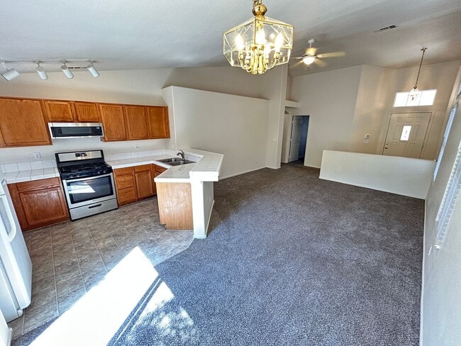 Photo - Cozy 3Bed/2Bath/2Car Residence located in beautiful Summerlin!