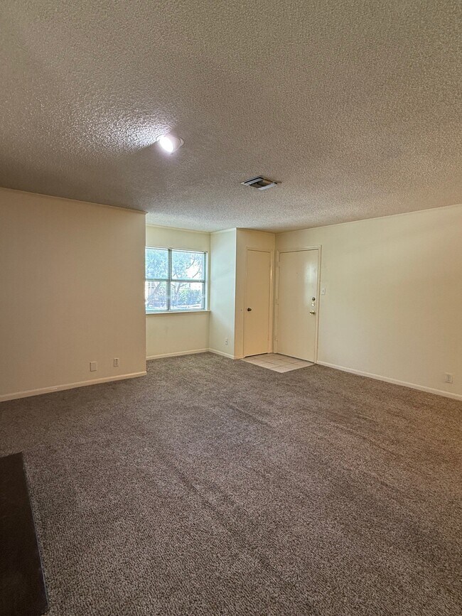 Photo - 7738 Chalmers Ave Unit 907