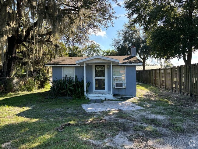 Building Photo - 1035 N Davis Ave Rental