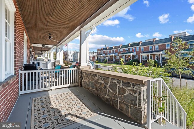 Photo - 1228 W 37th St