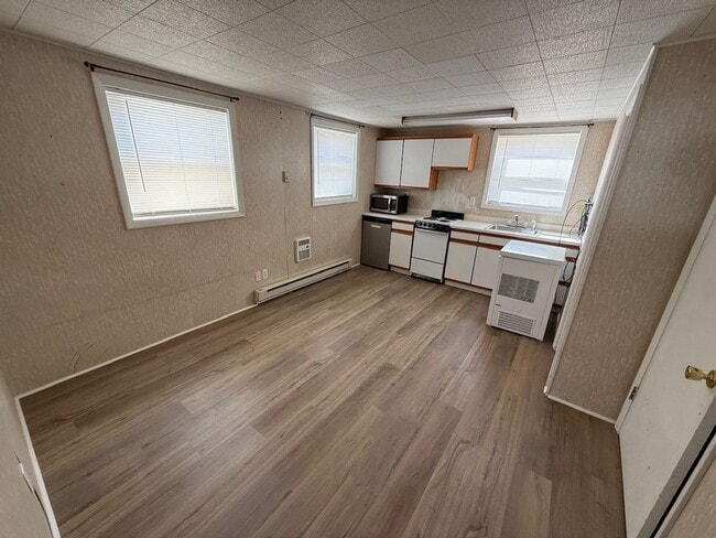 Photo - 825 N Broadway Ave Unit 825-3