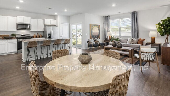 Photo - 265 Kipling Dr