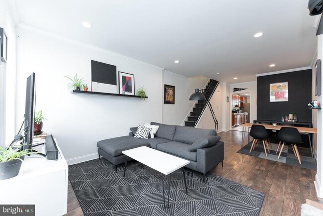 Photo - 2633 Almond St