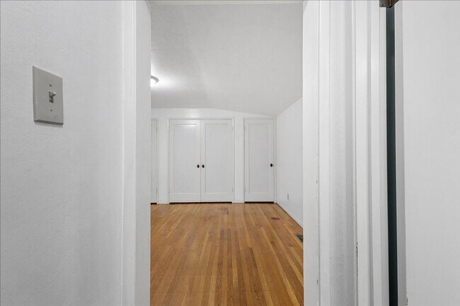 Photo - 2148 Santa Clara Ave Unidad 2148 1/2 Santa Clara #B