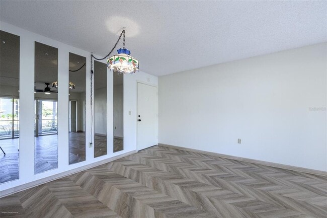 Photo - 2300 Aaron St Unidad 114