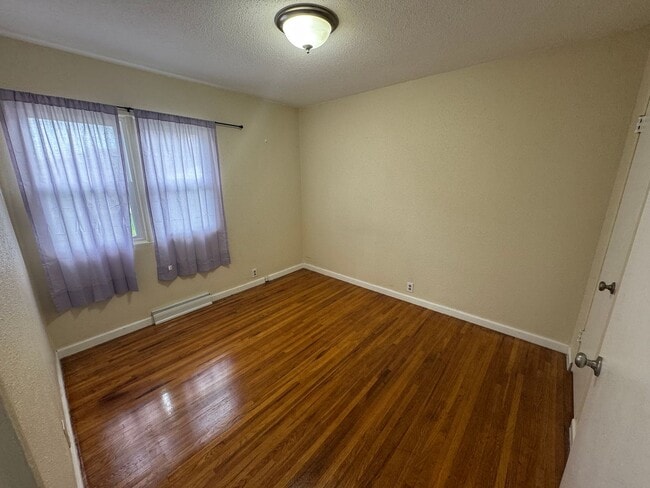 Photo - Oregon St 1153-1155 Unidad 1153