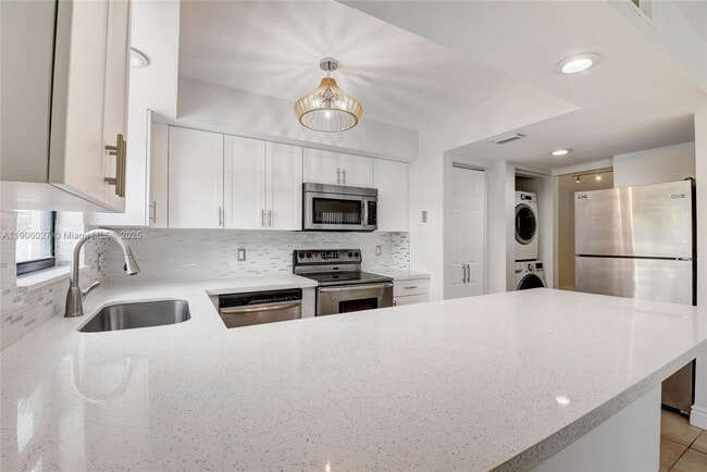 Photo - 520 Orton Ave Unit 201