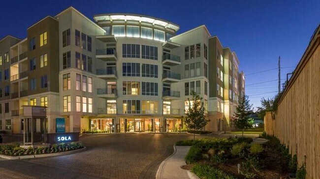 Photo - 70 E Briar Hollow Ln Unit b4