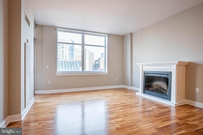 Photo - 440 S Broad St Unidad 1003