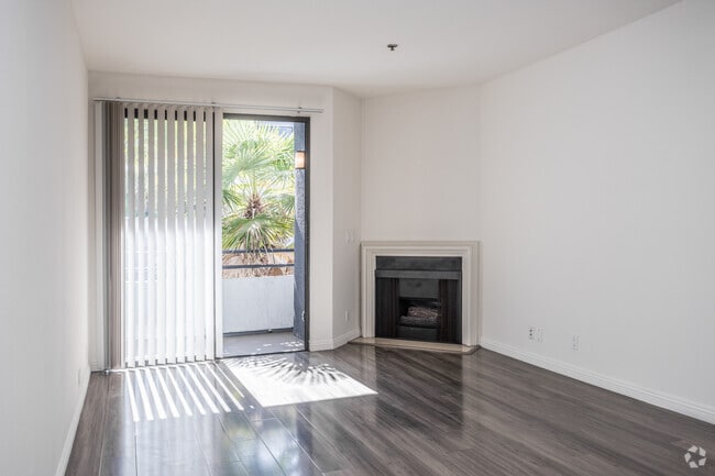 1HAB, 1BA - 672 ft² - Midvale Court Apartments Westwood