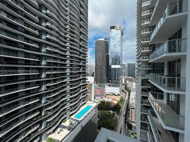 Photo - 1050 Brickell Ave Unit 2818