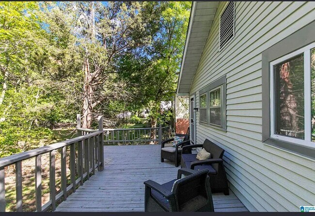 Photo - Newly 2 Bedroom Remolded Home/ Area
