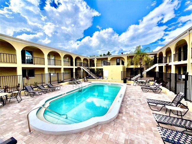 Photo - 3206 W Azeele St Unit 100