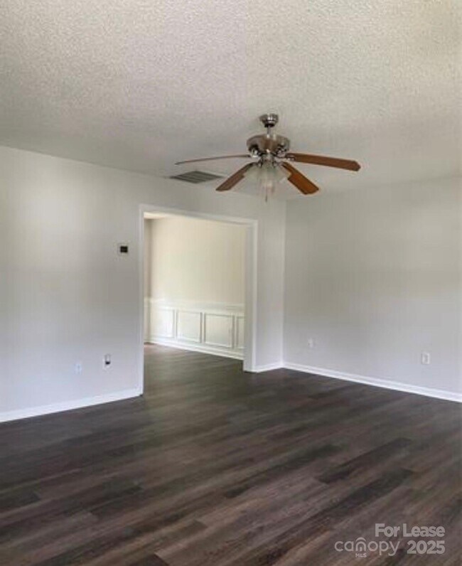 Photo - 2212 Genesis Dr