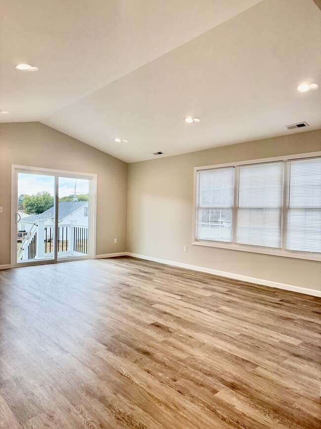 Photo - 100 Duncan Ln