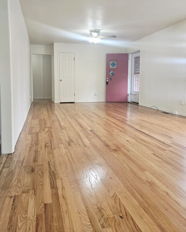 Photo - 107 Wayside Dr