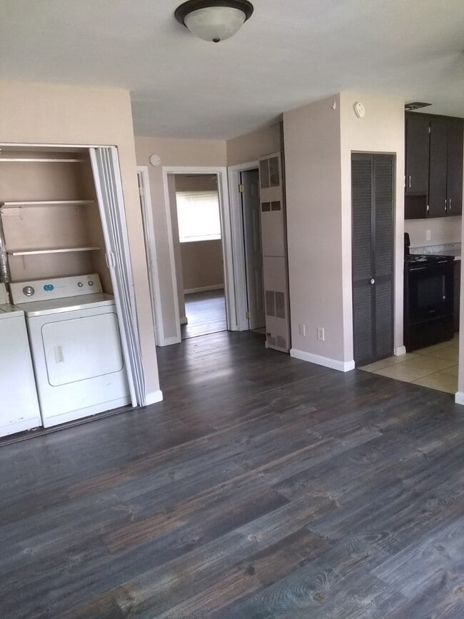 Photo - 117 E Poos Dr Apartments Unit 117
