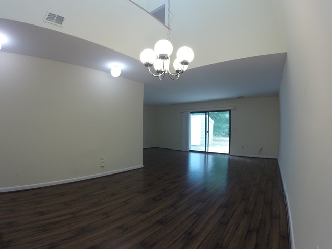 23 Gloria Ct