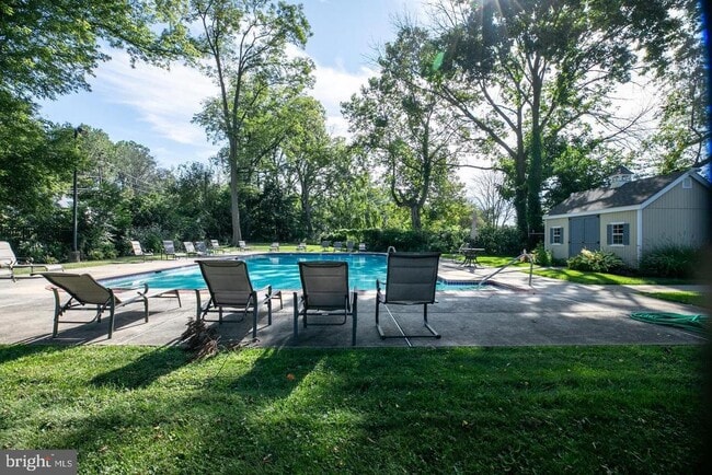 Building Photo - 207 Walnut Hill Rd