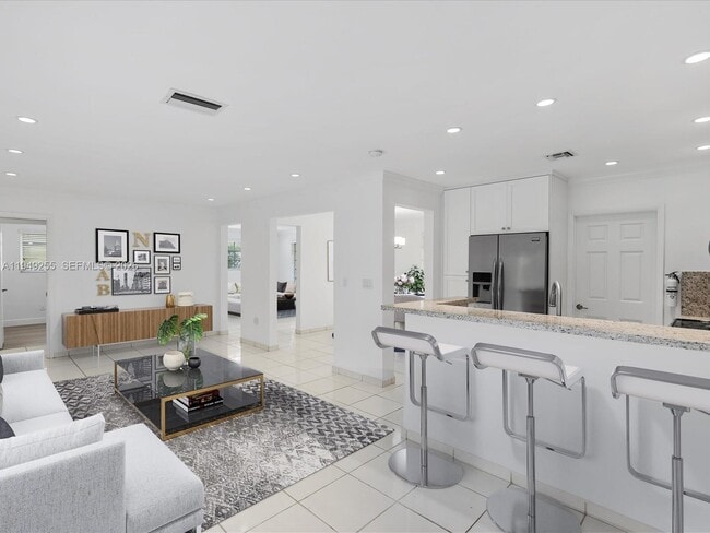 Photo - 911 Pizarro St