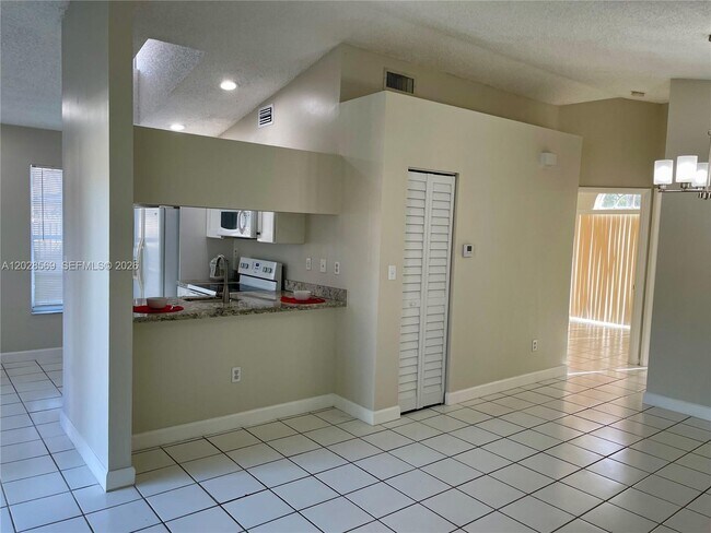 Photo - 11050 SW 152nd Ct