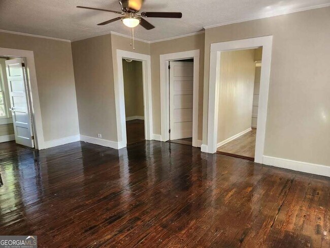 Photo - 631 Davis Ave