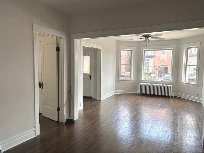 Photo - 2737 W Belmont Ave