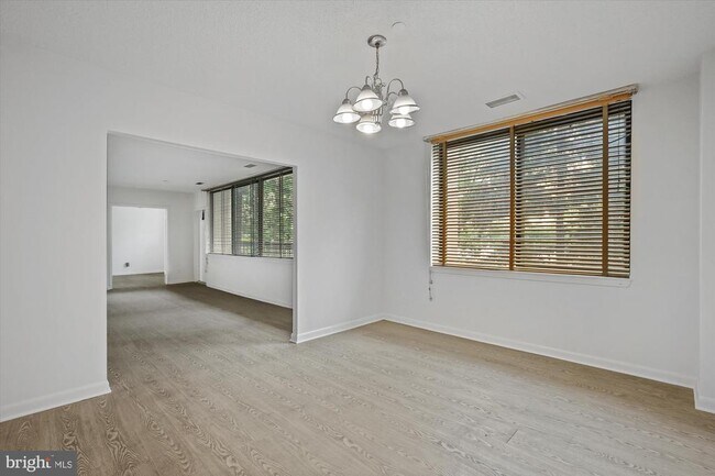 Photo - 3709 S George Mason Dr Unit 114