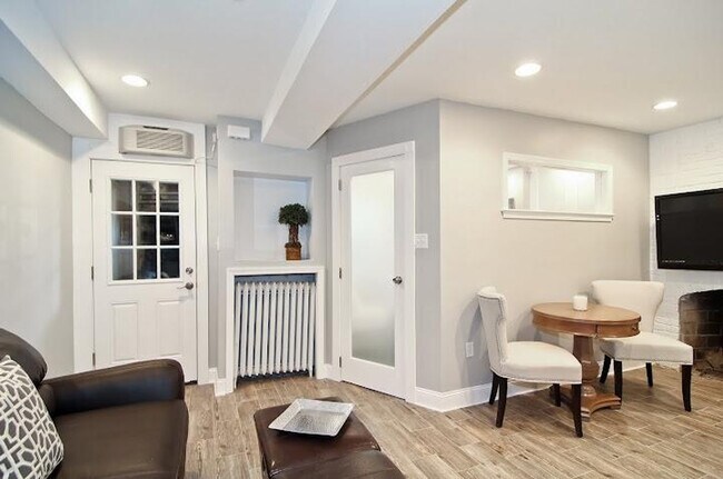 Photo - 1800 19th St NW Unidad ID364P