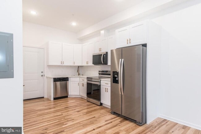 Photo - 315 N Preston St Unidad 201