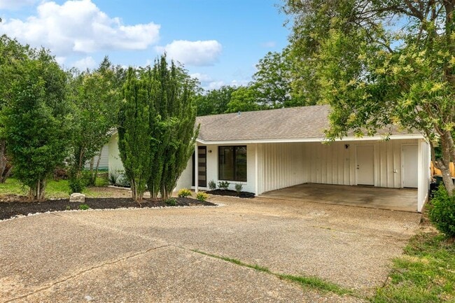 Photo - 3300 Catalina Dr