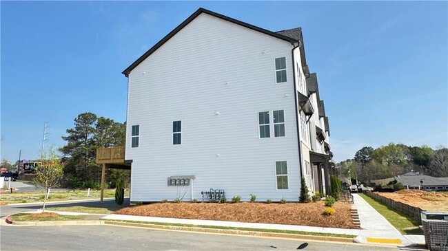 Photo - 2678 Evers Dr NE