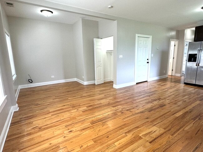 Photo - 3904 W Armitage Ave Unidad 2