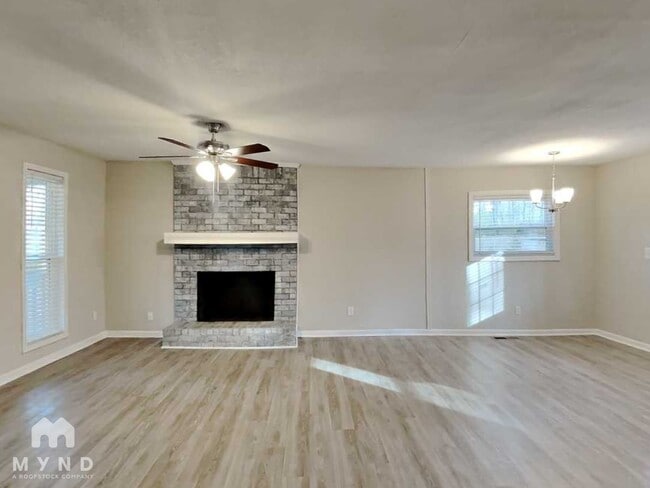 Photo - 456 Hardy Way