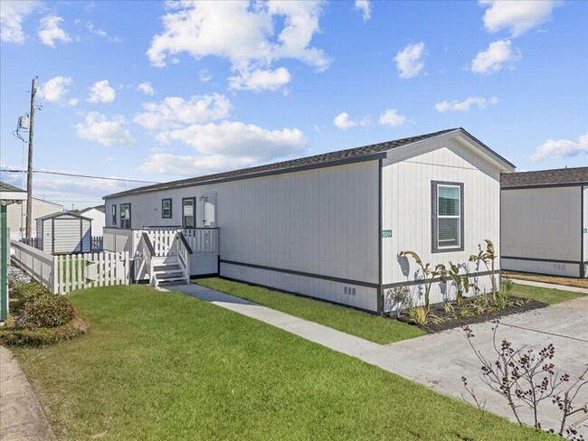 Building Photo - 5111 Caicos Calle