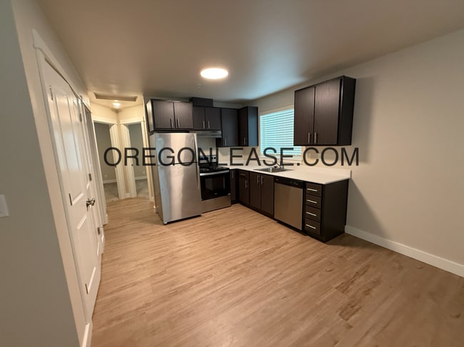 Photo - Newer 2-Bedroom Apartment located off Jasper Rd in South Springfield Unit 4004 Horace st #7