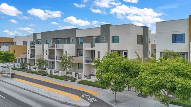 Photo - 5086 Long Beach Blvd