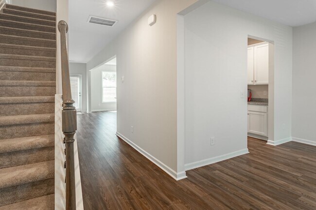 Photo - 421 Midland Pnes Dr