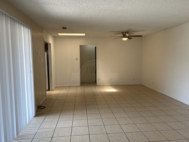 Photo - 2110 Hinkle Ave