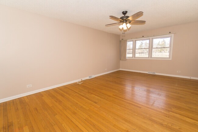 Photo - 447 W Byron Ave