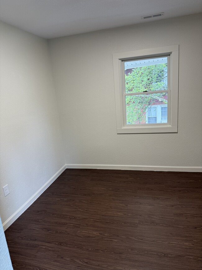 Photo - 1413 Elm Ave