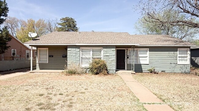 Photo - 2420 33rd St