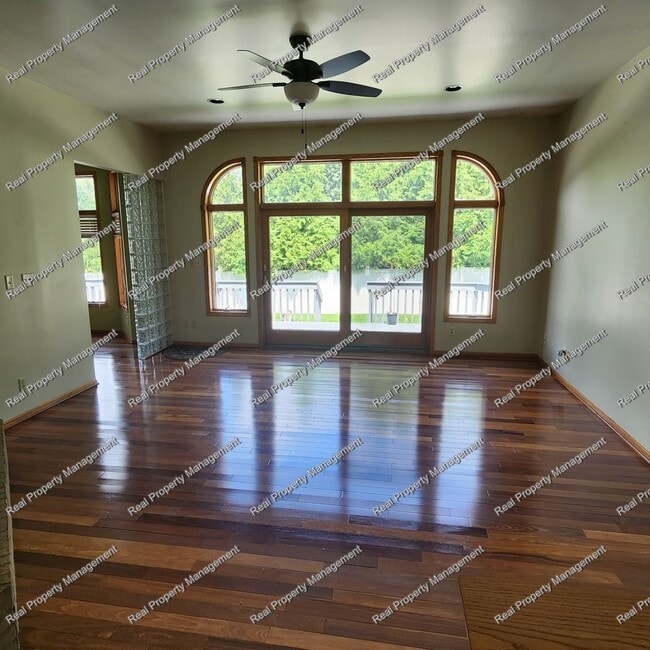 Photo - Gorgeous 4 Bedroom Ranch