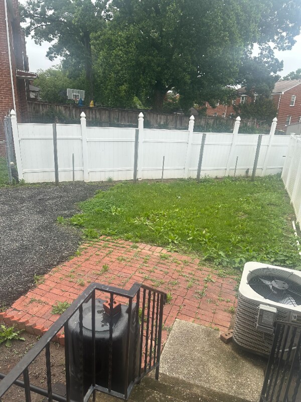 Photo - 2301 Iverson St