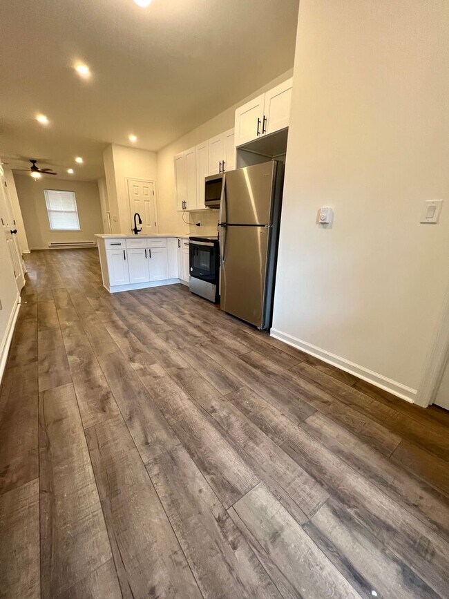 PHA VOUCHERS ACCEPTED! Newly Renovated 3B... Rental House Rental in