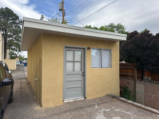 Photo - 1431 Girard Blvd NE Unidad Apt 37
